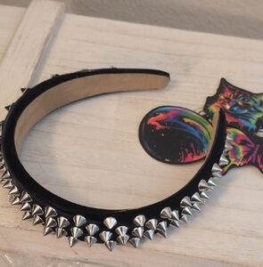 Hot‎ Topic Black and Silver Spiked Headband